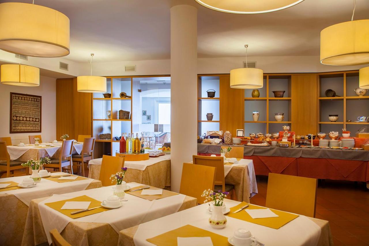 Hotel Romanda Levico Terme Exterior photo
